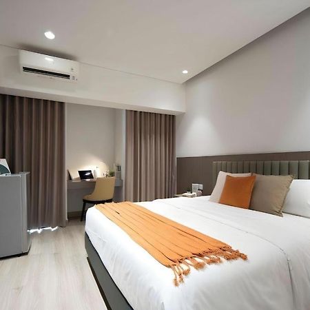The Day Residence Jakarta Exteriör bild